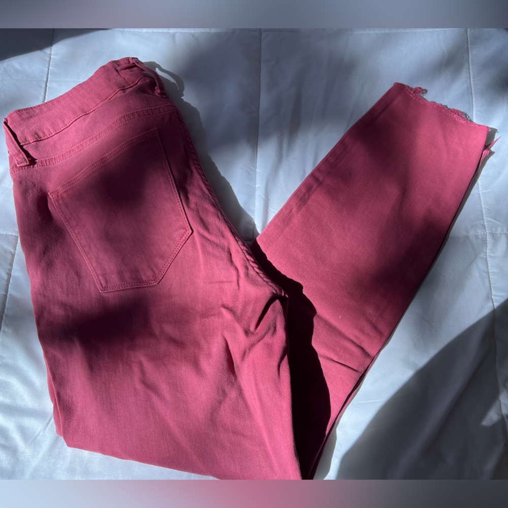 Gap Curvy Dark Pink Denim skinny Jeans Raw Edge